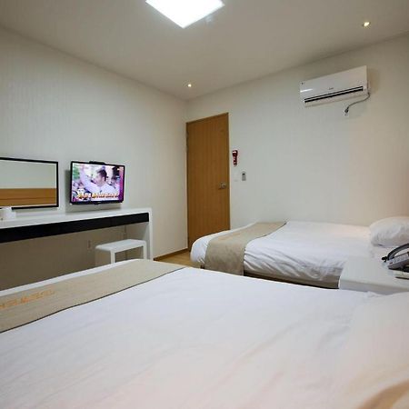 Ewha Hotel Чеджудо Экстерьер фото