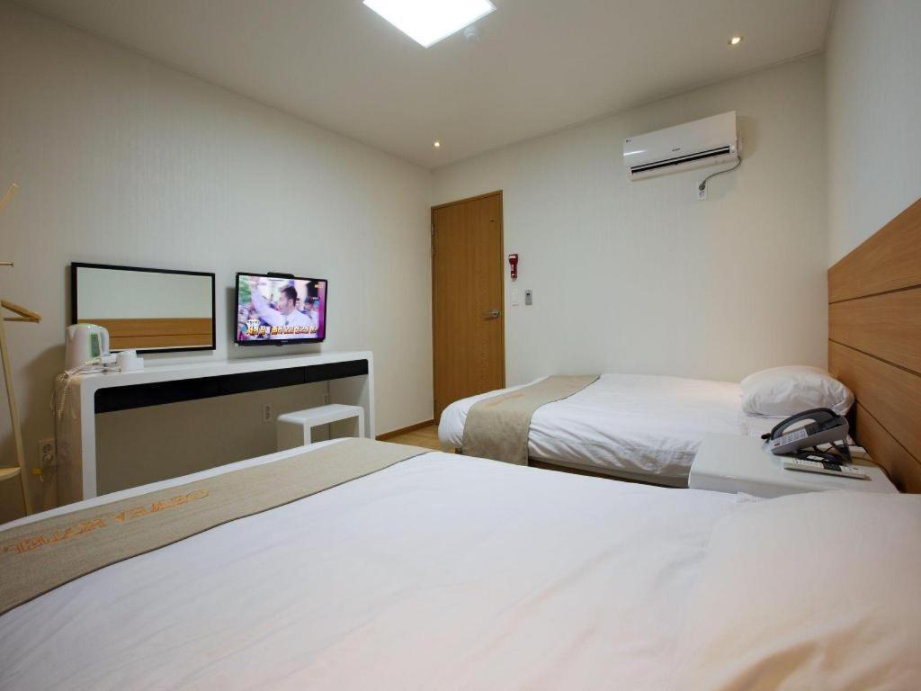Ewha Hotel Чеджудо Экстерьер фото