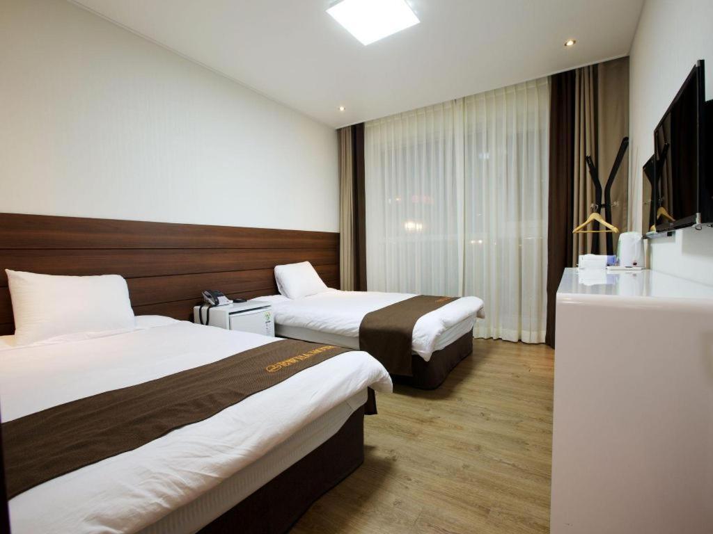 Ewha Hotel Чеджудо Экстерьер фото