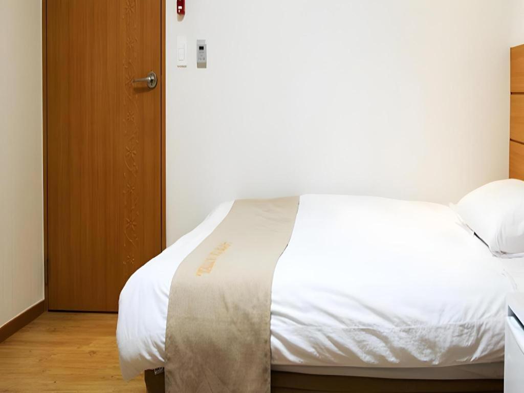 Ewha Hotel Чеджудо Экстерьер фото