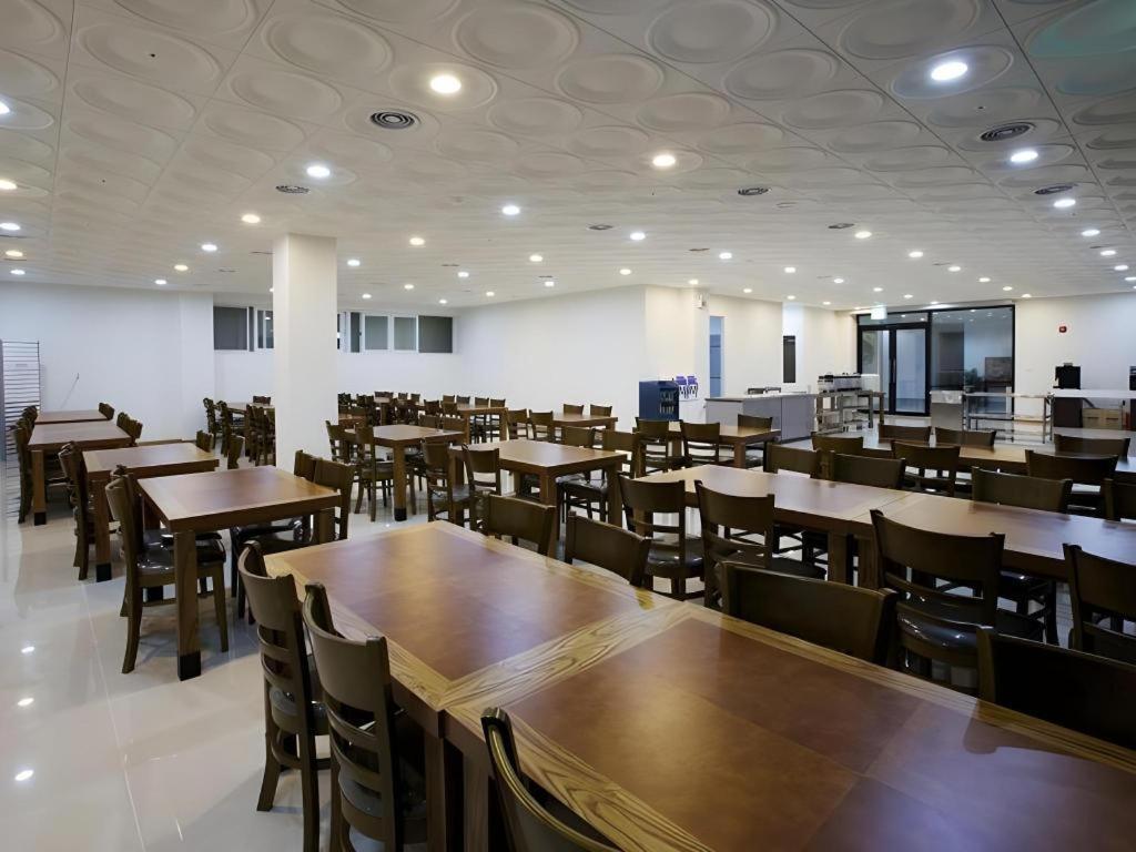 Ewha Hotel Чеджудо Экстерьер фото
